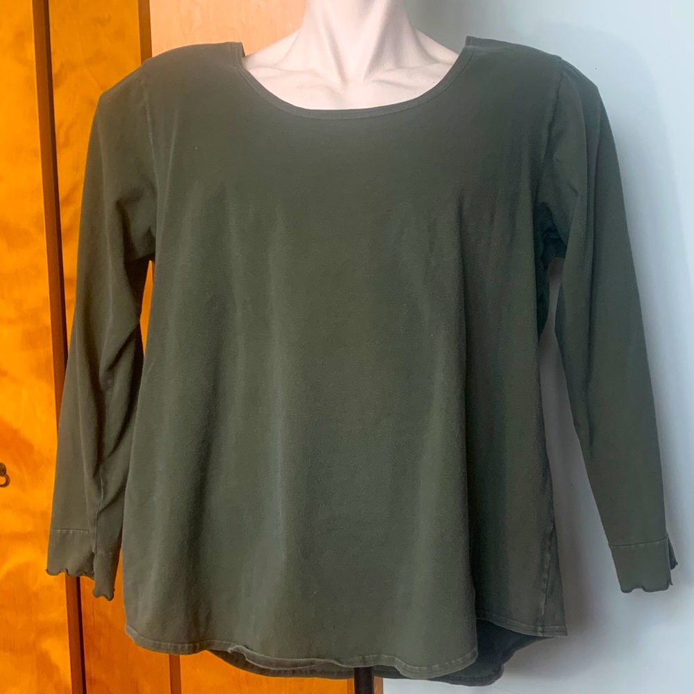 Rich avocado green knit long-sleeve shirt